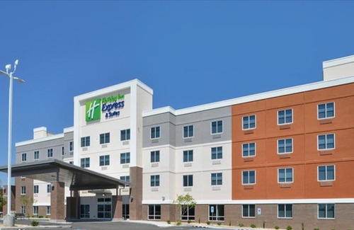 Lexington Hotel | Holiday Inn Express & Suites Lexington Midtown - I-75 by IHG