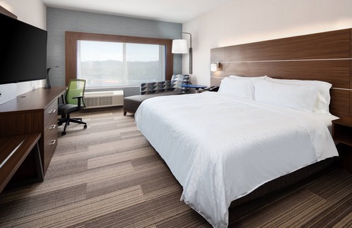 Temecula Hotel | Holiday Inn Express & Suites Murrieta by IHG