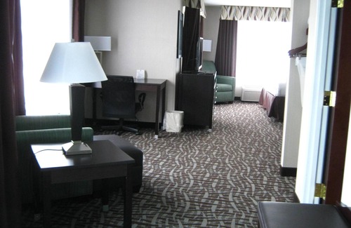 North Lima Hotel | Holiday Inn Express & Suites North Lima by IHG