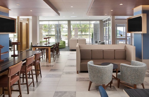 Portland Hotel | Holiday Inn Express & Suites Portland Airport - Cascade Stn by IHG
