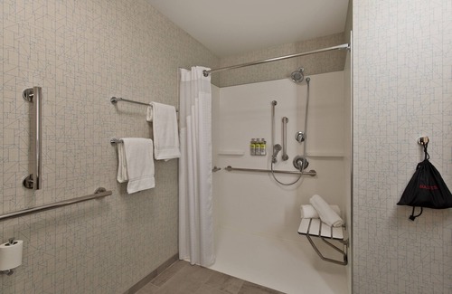 Portland Hotel | Holiday Inn Express & Suites Portland Airport - Cascade Stn by IHG