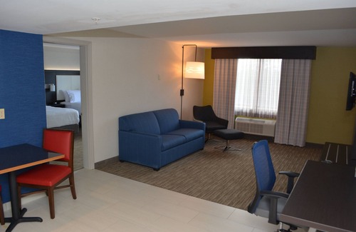 Waterville Hotel | Holiday Inn Express & Suites Waterville - North by IHG