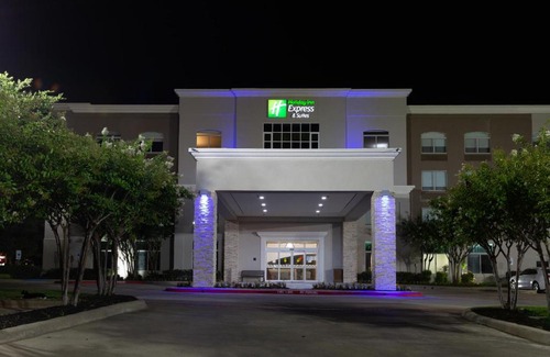 North Arlington Hotel | Holiday Inn Express & Suites Arlington North – Stadium Area by IHG