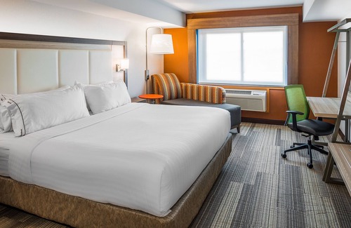 Kissimmee Hotel | Holiday Inn Express & Suites S Lake Buena Vista by IHG