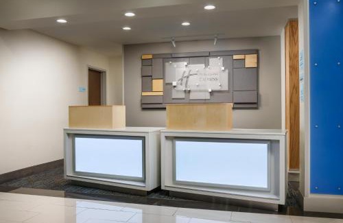 Oakhurst Hotel | Holiday Inn Express & Suites Oakhurst-Yosemite Park Area by IHG