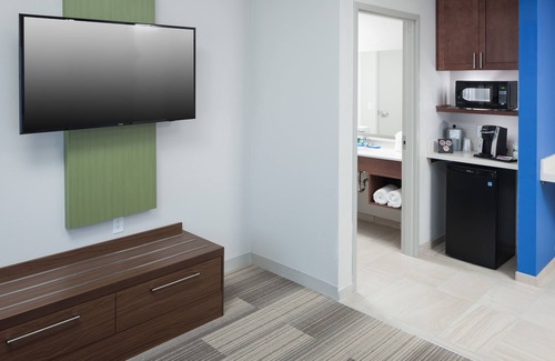 Florida Central Atlantic Coast Hotel | Holiday Inn Express & Suites Orlando at SeaWorld by IHG