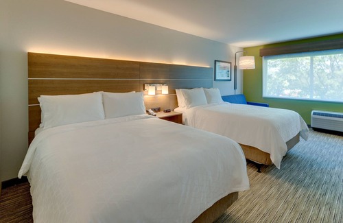 Roanoke Hotel | Holiday Inn Express & Suites Roanoke – Civic Center by IHG