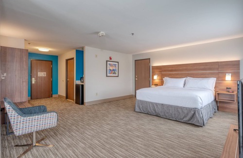Thornburg Hotel | Holiday Inn Express & Suites - Thornburg, S. Fredericksburg by IHG
