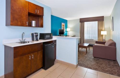 Carmel Hotel | Holiday Inn Express & Suites - North Carmel/Westfield by IHG