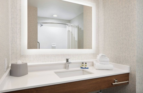 Salem Hotel | Holiday Inn Express & Suites Salem by IHG