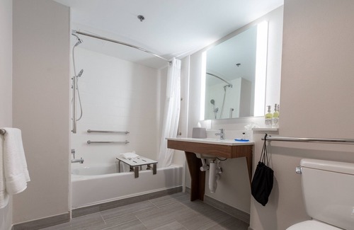 North Arlington Hotel | Holiday Inn Express & Suites Arlington North - Stadium Area by IHG