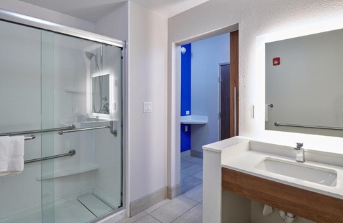 El Paso Hotel | Holiday Inn Express & Suites El Paso - Sunland Park Area by IHG