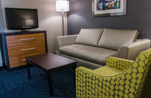 Jackson Hotel | Holiday Inn Express & Suites Jackson by IHG