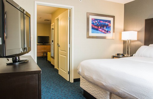 Jackson Hotel | Holiday Inn Express & Suites Jackson by IHG