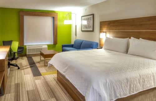 Highlands Hotel | Holiday Inn Express & Suites Lincoln Airport by IHG