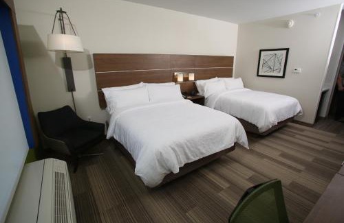 Highlands Hotel | Holiday Inn Express & Suites Lincoln Airport by IHG