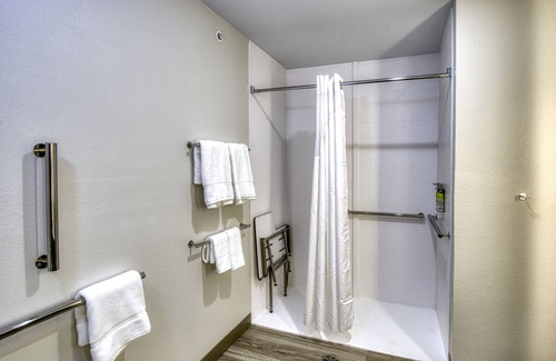 Downtown Omaha Hotel | Holiday Inn Express & Suites Omaha Downtown - Old Market by IHG
