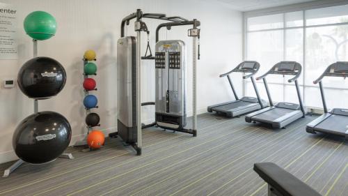 Florida Central Atlantic Coast Hotel | Holiday Inn Express & Suites Orlando At SeaWorld by IHG - With Free Shuttle Service to SeaWorld Parks