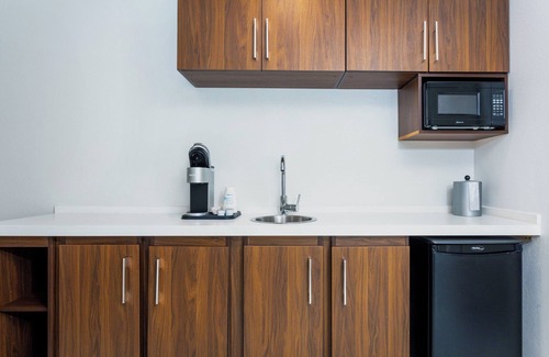 Southwest Orlando Hotel | Holiday Inn Express & Suites, International Drive by IHG