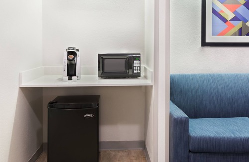 Florida Center Hotel | Holiday Inn Express & Suites Nearest Universal Orlando by IHG