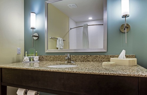 Orlando Hotel | Holiday Inn Express & Suites Orlando East - UCF Area by IHG