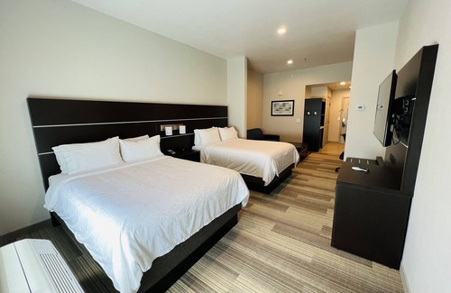 Salinas Hotel | Holiday Inn Express & Suites Salinas by IHG