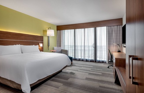 Lyon Street Hotel | Holiday Inn Express & Suites Santa Ana - Orange County by IHG