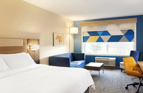 East Riverside Hotel | Holiday Inn Express & Suites Waco Downtown by IHG