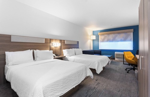 East Riverside Hotel | Holiday Inn Express & Suites Waco Downtown by IHG