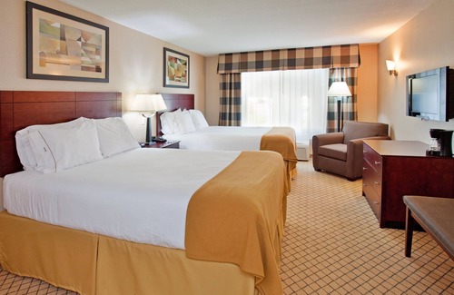 Wichita Hotel | Holiday Inn Express & Suites Wichita Airport by IHG