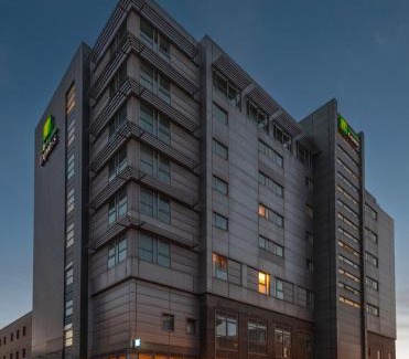 Swindon Hotel | Holiday Inn Express Swindon City Centre by IHG