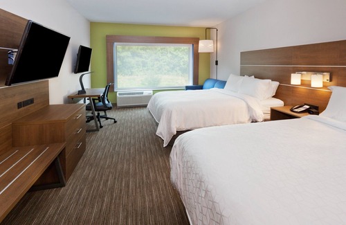 Fayetteville Hotel | Holiday Inn Express & Suites Fayetteville by IHG