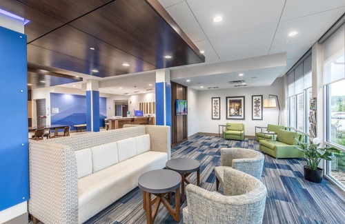 Milledgeville Hotel | Holiday Inn Express & Suites Milledgeville by IHG