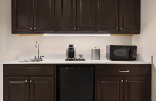 Charleston Hotel | Holiday Inn Express & Suites Mt. Pleasant by IHG