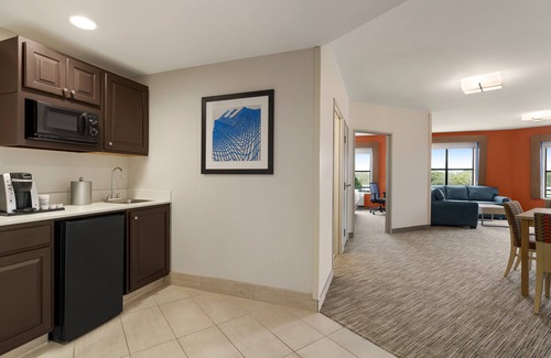 Charleston Hotel | Holiday Inn Express & Suites Mt. Pleasant by IHG