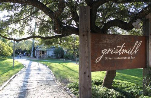 New Braunfels Hotel | Holiday Inn Express & Suites New Braunfels by IHG