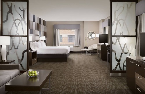 Bricktown Hotel | Holiday Inn Express & Suites Oklahoma City Dwtn - Bricktown by IHG