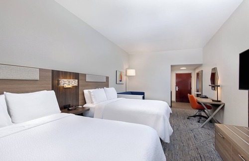 Richmond Hill Hotel | Holiday Inn Express Savannah South I-95 - Richmond by IHG