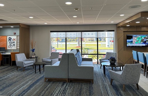 Richmond Hill Hotel | Holiday Inn Express Savannah South I-95 - Richmond by IHG
