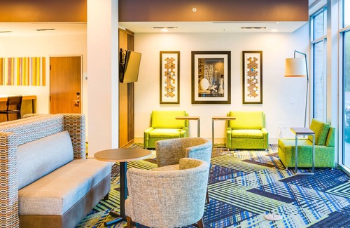 Russellville Hotel | Holiday Inn Express & Suites Russellville by IHG
