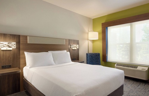 West Sacramento Hotel | Holiday Inn Express West Sacramento by IHG