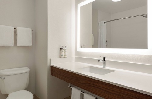 West Sacramento Hotel | Holiday Inn Express West Sacramento by IHG