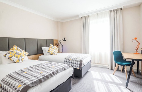 Rushmoor District Hotel | Holiday Inn Farnborough by IHG