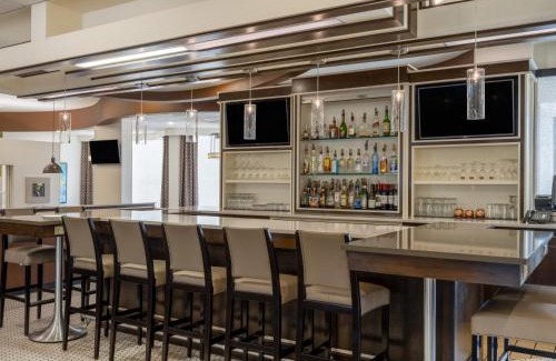 Greensboro Hotel | Holiday Inn Greensboro Coliseum by IHG