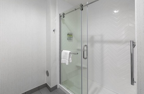 Greenville - Spartanburg Hotel | Holiday Inn Greenville - Woodruff Road by IHG