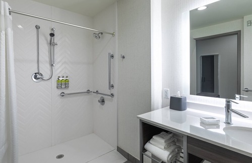 Greenville - Spartanburg Hotel | Holiday Inn Greenville - Woodruff Road by IHG