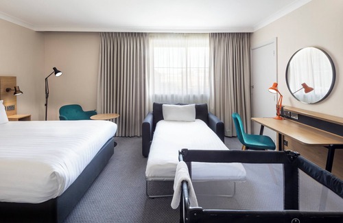 High Wycombe Hotel | Holiday Inn High Wycombe M40, Jct. 4 by IHG