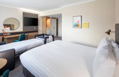 High Wycombe Hotel | Holiday Inn High Wycombe M40, Jct. 4 by IHG