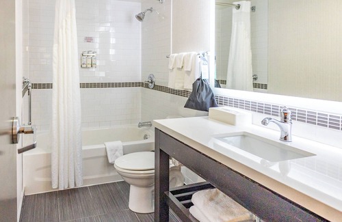 York - Haig Hotel | Holiday Inn Hotel & Suites St. Catharines Conference Center by IHG