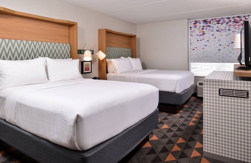 Rochester Hotel | Holiday Inn Hotel & Suites Rochester - Marketplace by IHG